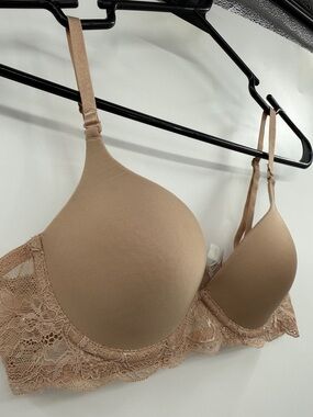 Affinitas by G. Grace Push Up Bra Size 36A in European Nude Style 131 Lace Trim